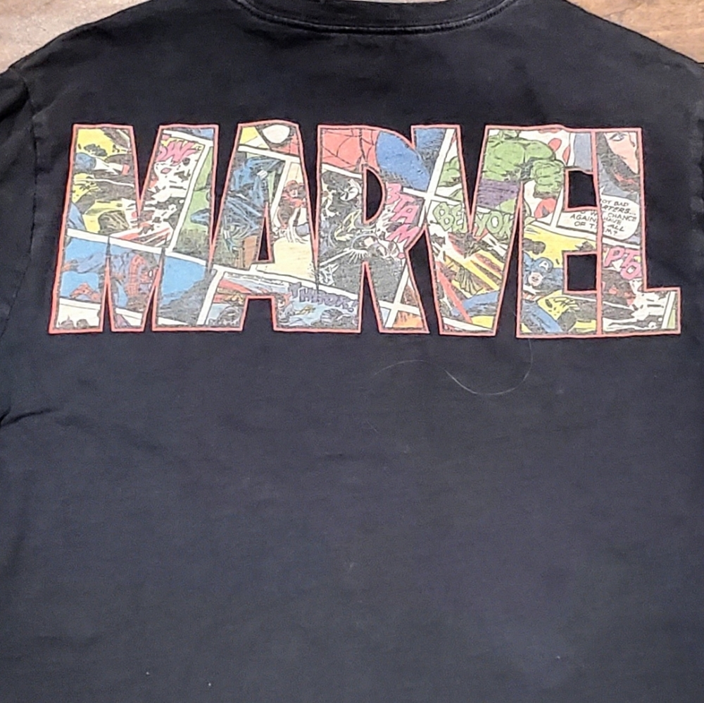 Men's Graphic Marvel Shirt by Gap Size Medium with front pocket - Picture 2 of 5